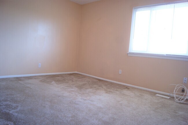 Building Photo - Charming 3 Bedroom/1.5 Bathroom Townhome in Edgewood, MD!