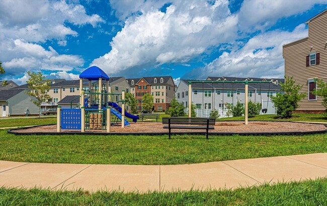 Building Photo - 5032 Wesley Square