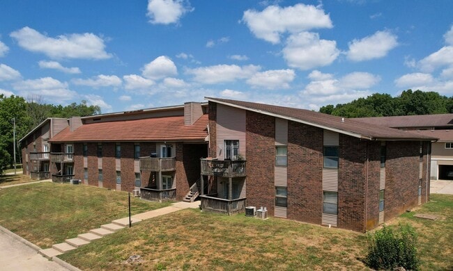 Primary Photo - 2 bedroom one bath at Cedar Hills in Ozark...