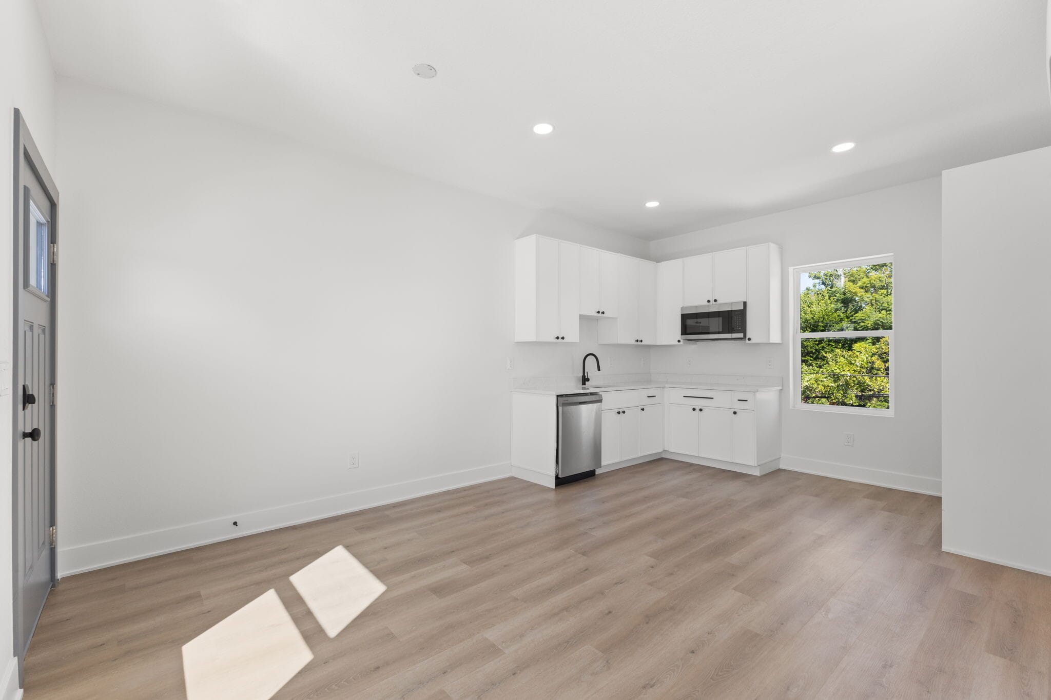 Building Photo - 2523 13th Ave N