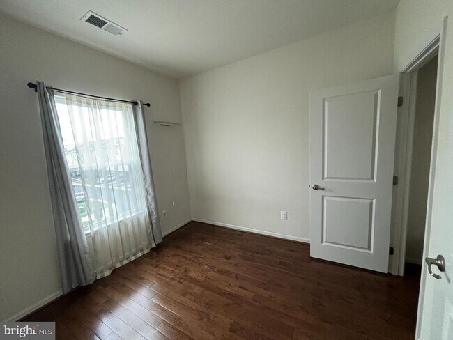 Building Photo - 41717 McMonagle Square