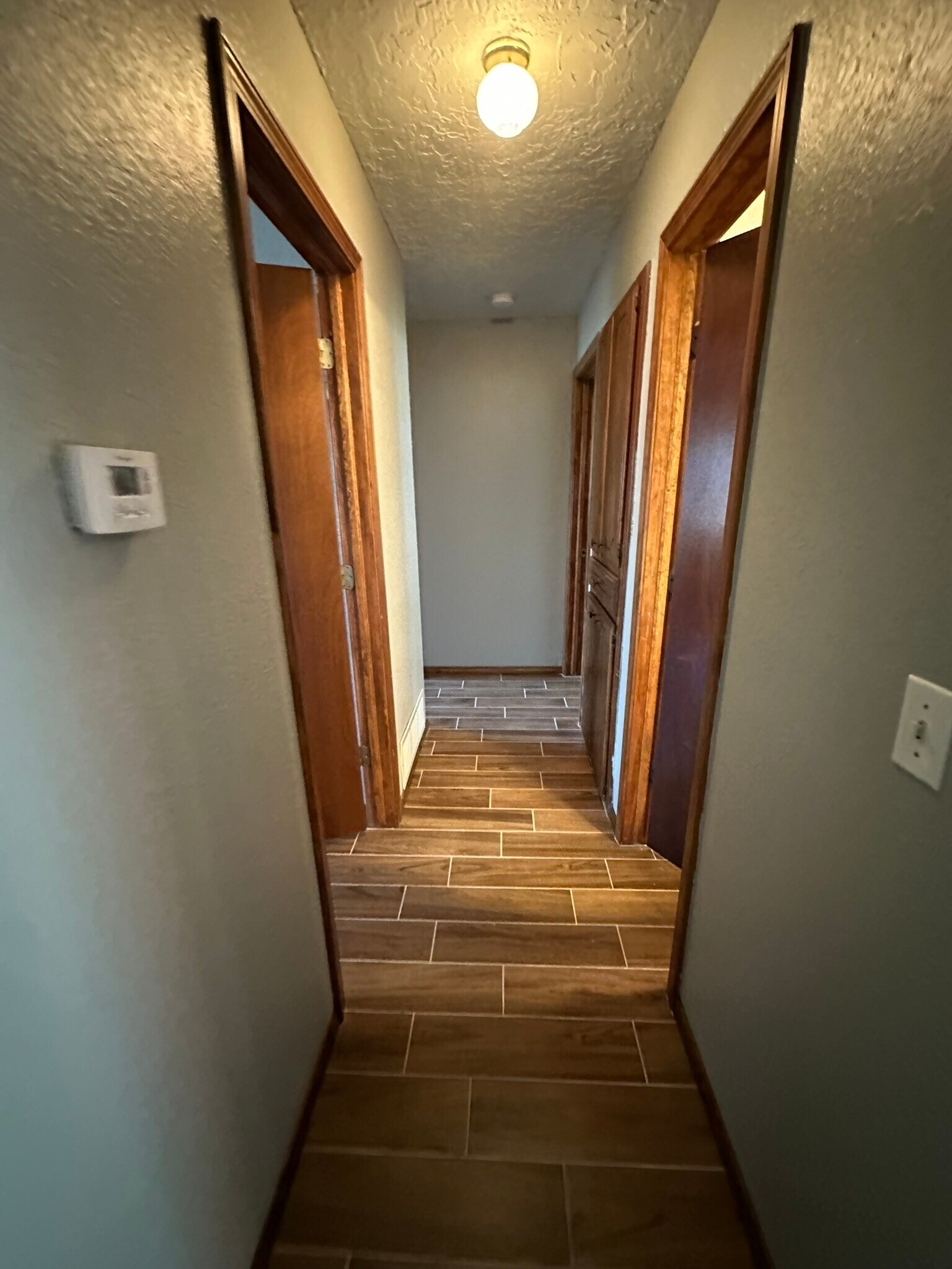Building Photo - 108 S English Dr