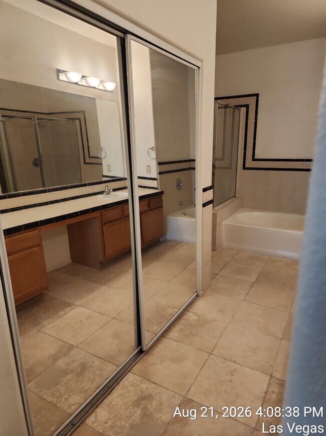 Building Photo - 664 Peachy Canyon Cir