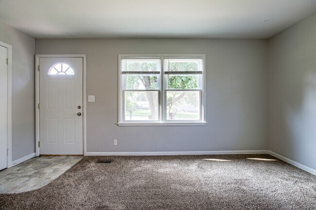 Building Photo - 1156 Fairfield St