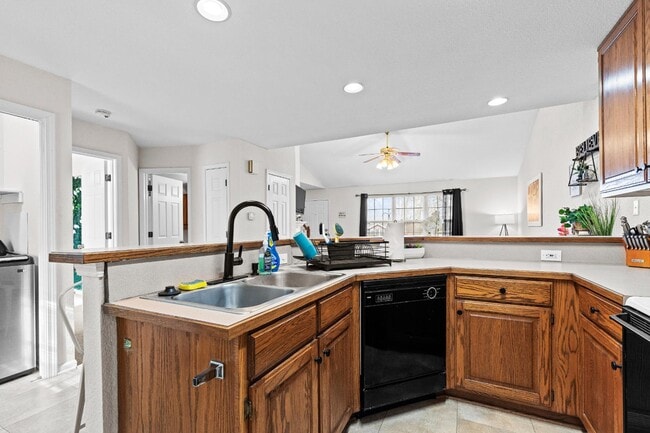 Building Photo - 5343 Godas Cir