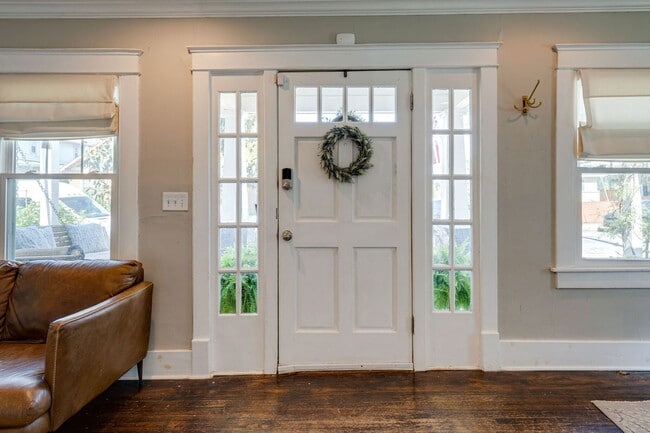 Building Photo - Beautiful Cleveland Park Bungalow, just 2 ...