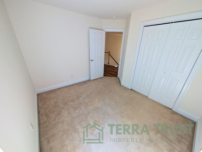 Building Photo - 10429 Madison Park Dr