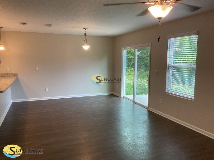 Building Photo - 7323 Richardson Rd