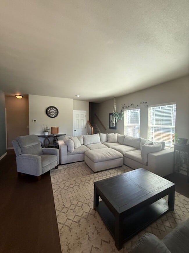 Building Photo - Spacious 3-Bedroom Home with Bonus Room in...