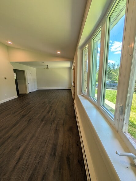 Building Photo - 15 N Forge Manor Dr