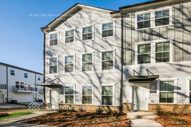 Building Photo - 8037 Roest Ln