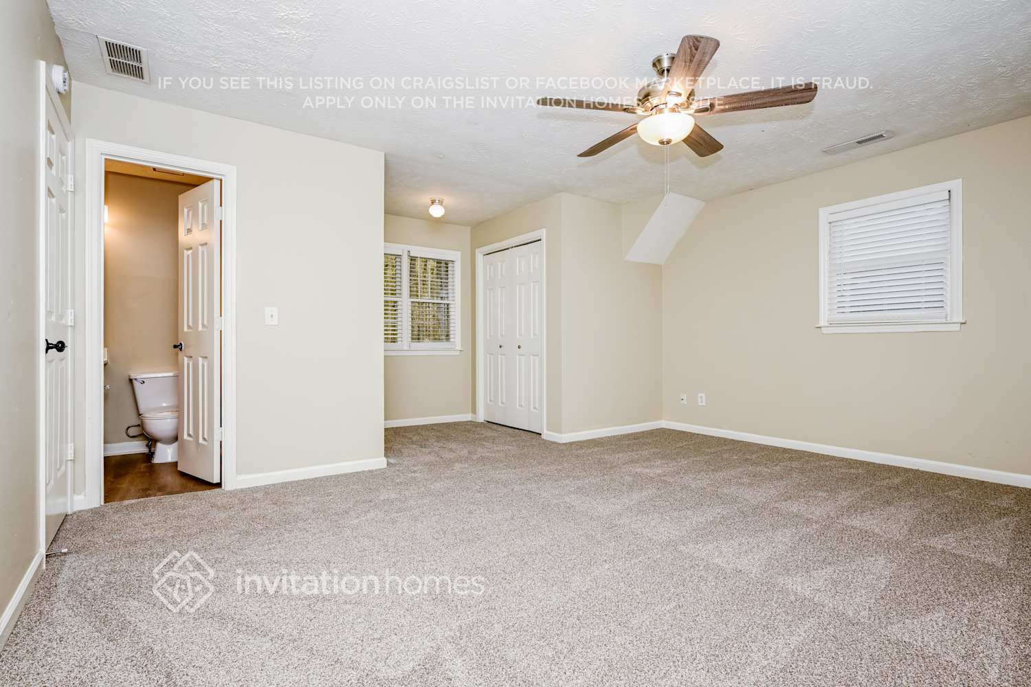 Building Photo - 4721 W Lake Dr SE