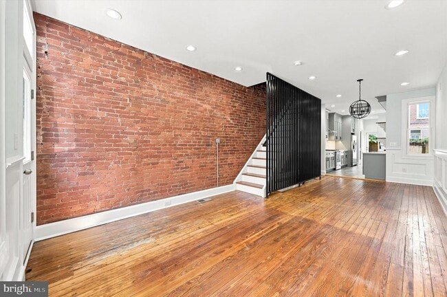 Building Photo - 2337 E Fletcher St