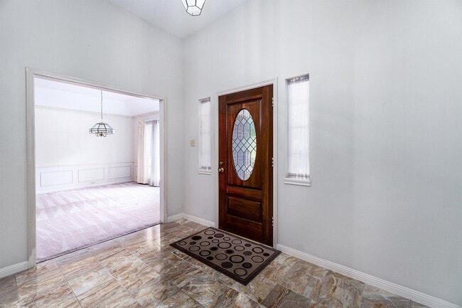Building Photo - 15406 Greenleaf Ln