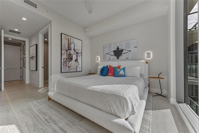 Building Photo - 275 1st Ave S