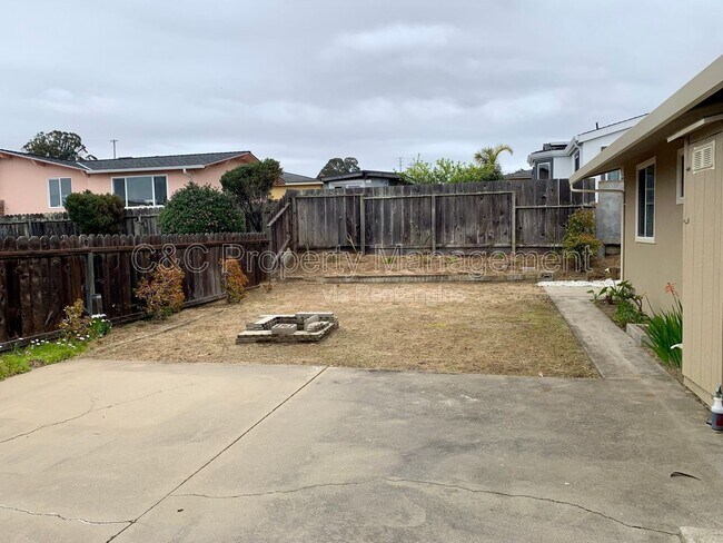 Building Photo - 1975 Paralta Ave