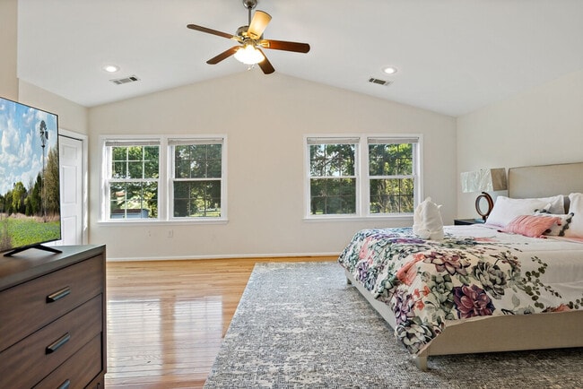 Building Photo - 6505 Columbia Pike