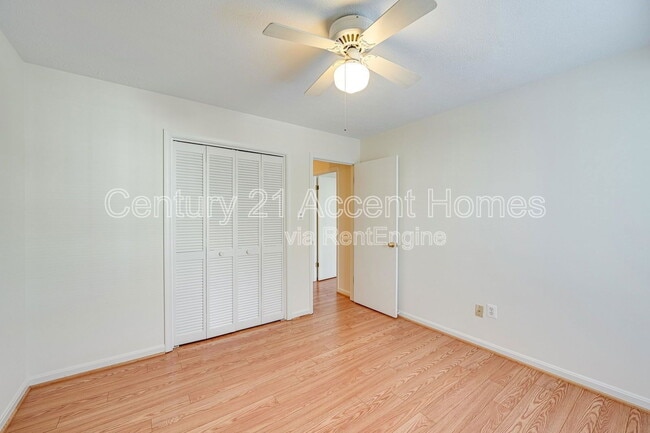 Building Photo - 9941 Oakton Terrace Rd