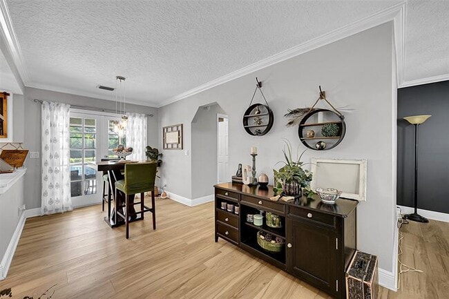 Building Photo - 8606 Arrowhead Dr