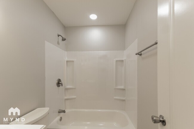 Building Photo - 2916 Dunsinane Ct