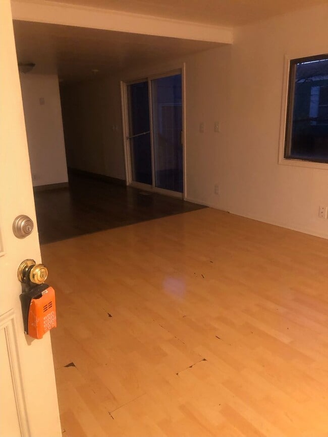 Building Photo - Welcome to the 3 Bedroom Mobile Home in Thornton! Located in the vibrant city of Denver, CO