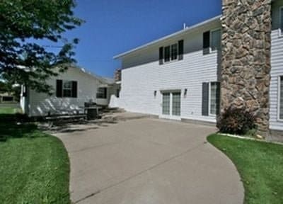 Building Photo - 1760 N 400 E