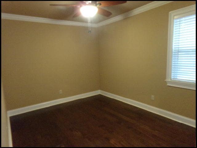 Building Photo - 122 Pin Oak Cove