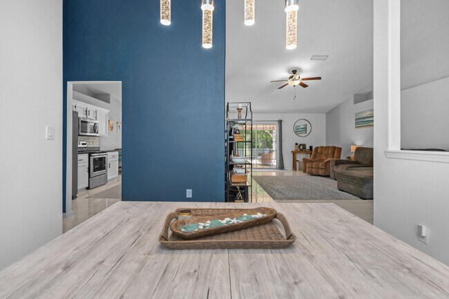 Building Photo - 2442 Raider Ln