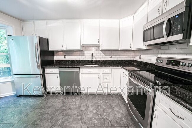 Building Photo - 6626 Birchleigh Way