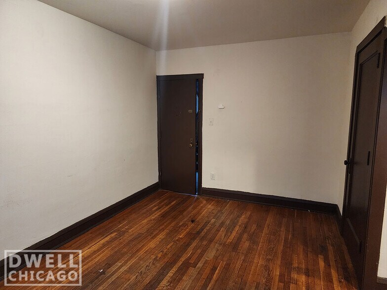 Building Photo - 3302 W Schubert Ave