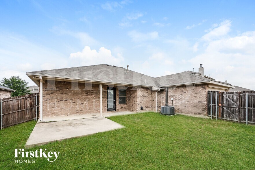 Building Photo - 610 Canvas Ct