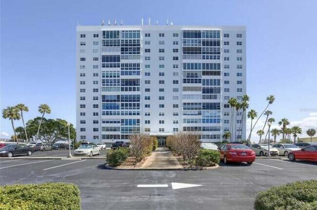 Building Photo - 7200 Sunshine Skyway Ln S