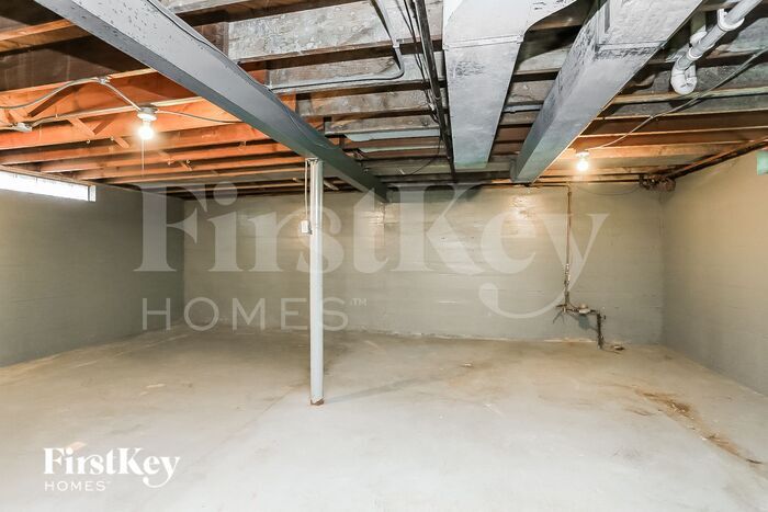 Building Photo - 610 N Martin Ave