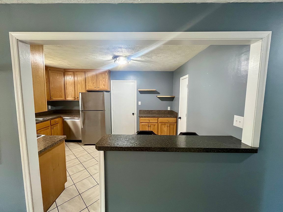 Building Photo - 106 Lark Cir