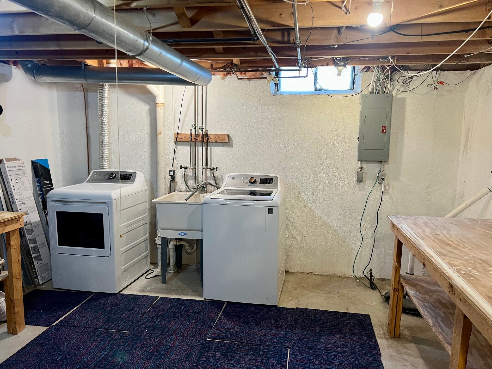 Building Photo - 2838 Continental Dr