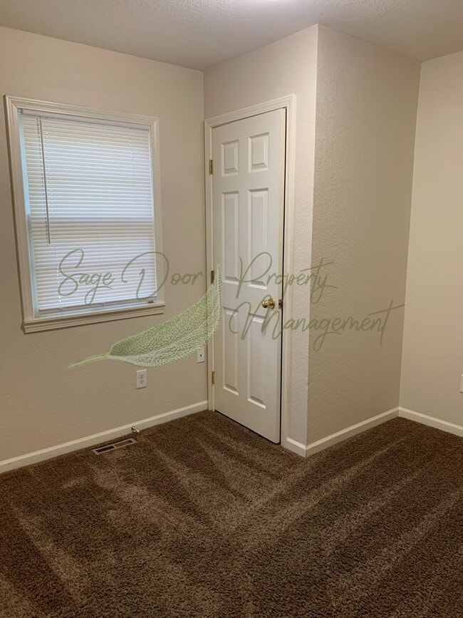 Building Photo - RANCH STYLE HOME!!!