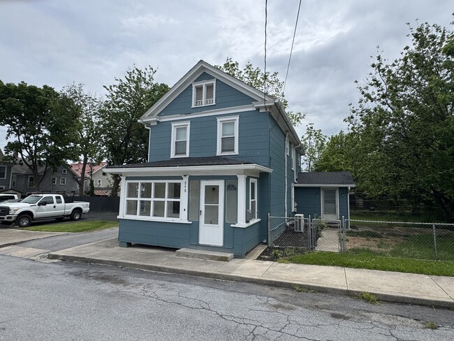 Building Photo - 515 W South St