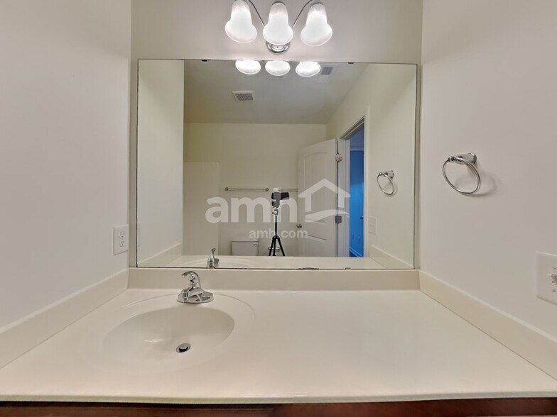 Building Photo - 301 Groves Stone Dr