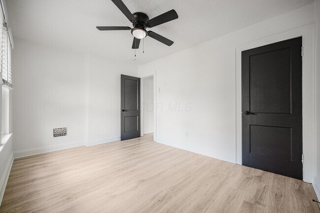 Building Photo - 719 S 17th St