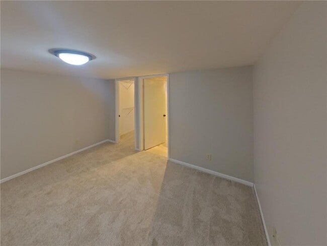 Building Photo - 2605 Eastman Dr