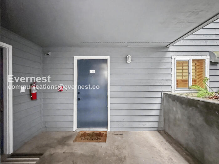 Building Photo - 9398 Redmond - Woodinville Rd NE