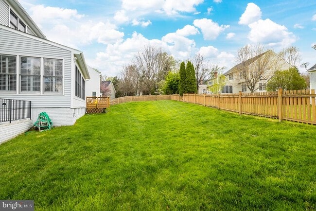 Building Photo - 2945 Oakton Knoll Ct