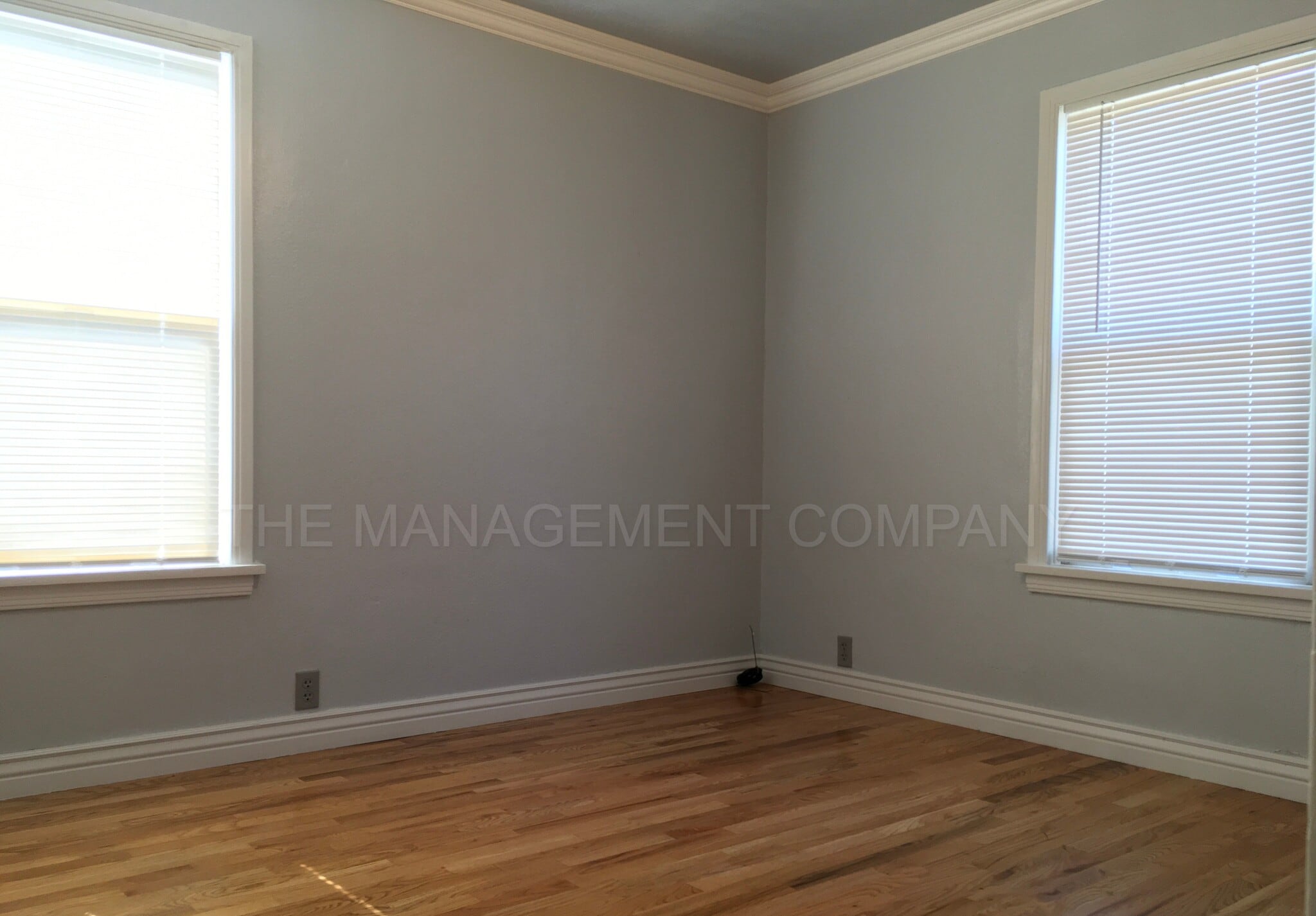Building Photo - 576 Addison Ave W
