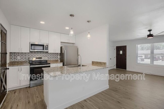 Building Photo - 6473 Newcombe Ct
