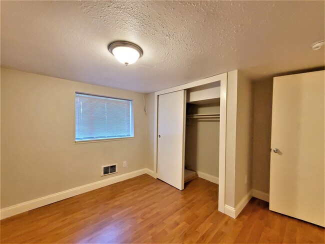 Building Photo - 852 NE 57th St
