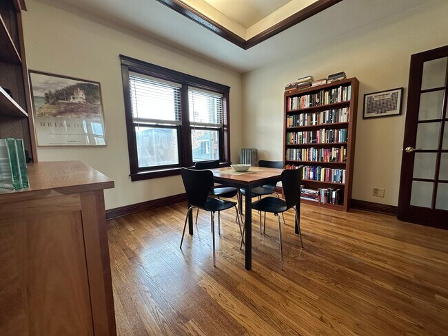 Building Photo - 4616 N Sacramento Ave