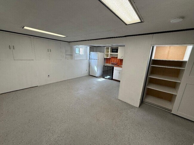 Building Photo - 152 W 30th St