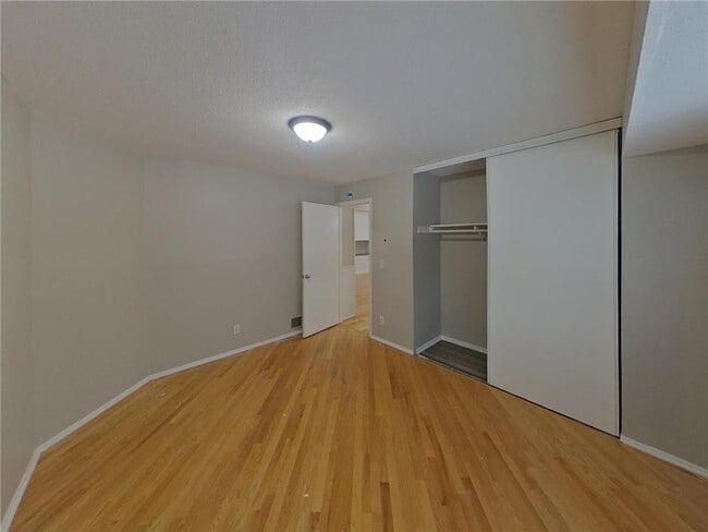 Building Photo - 3200 Jurdy Ct S