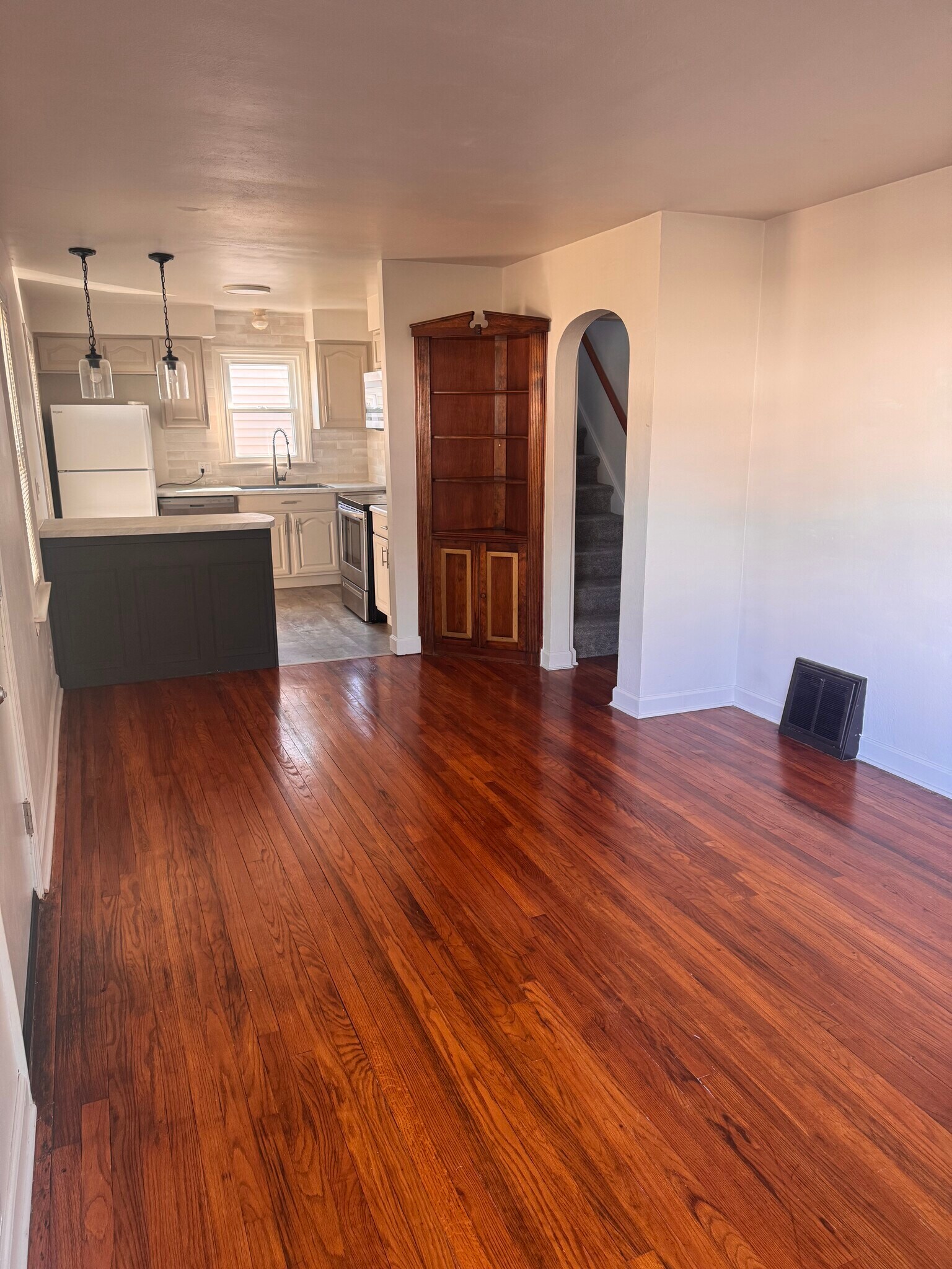 Building Photo - 412 Adams Ave