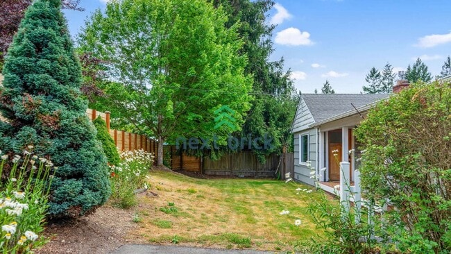 Building Photo - 3 Bed 2 Bath Single-family Home Available for Rent!
